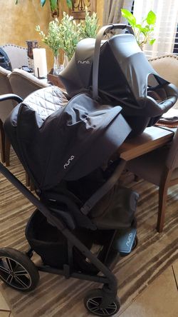 Nuna carseat & Stroller