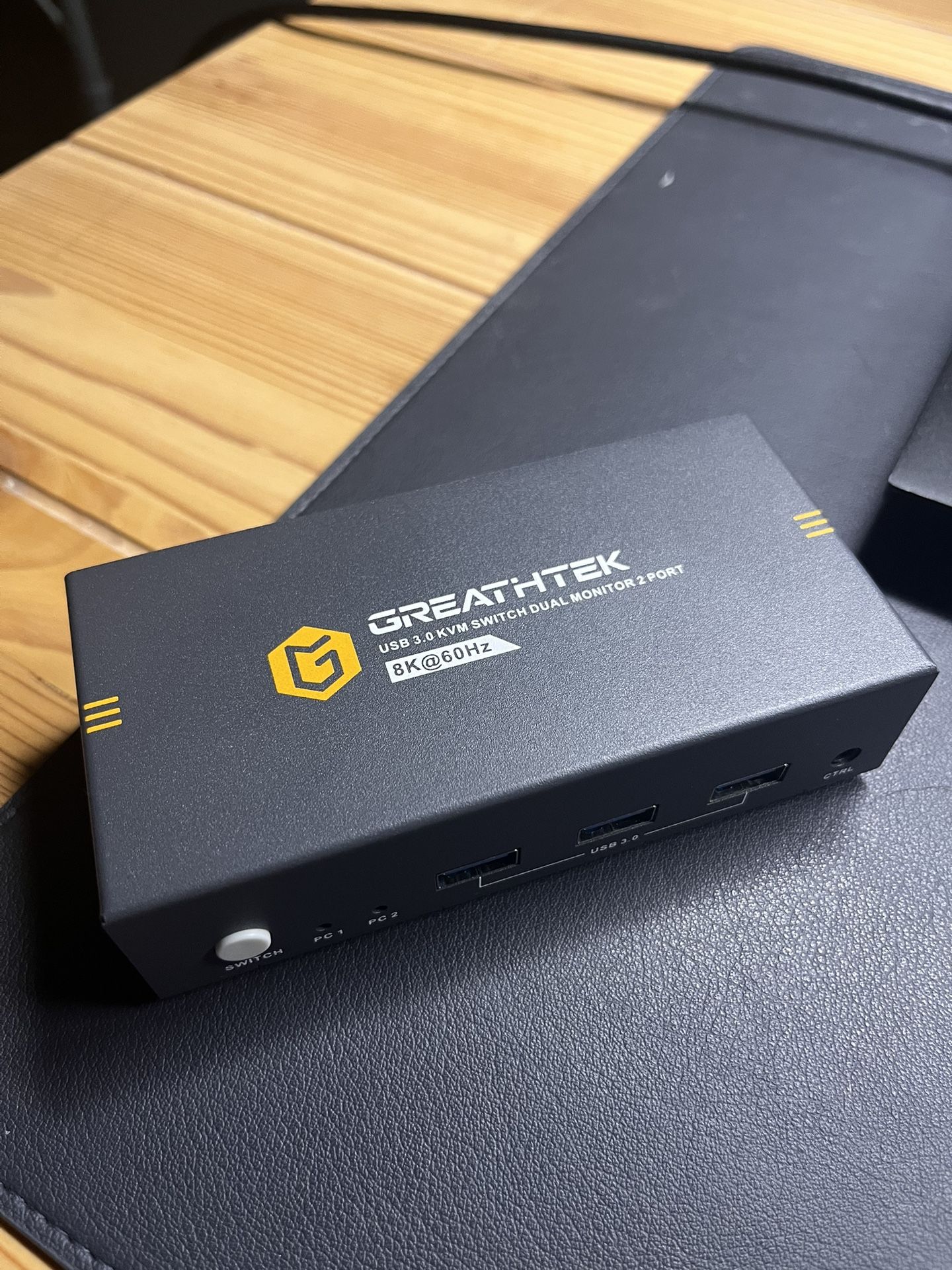 Dual Monitors KVM Switches for 2 PC/Laptops