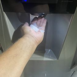 SAMSUNG REFRIGERATOR