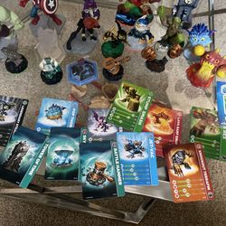 Sky lander And Disney Infiniti Figures(with Cards)