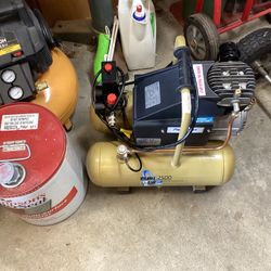Twin tank, professional air compressor very quiet