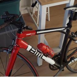 Sleek BMC Roadracer SL01 road bike