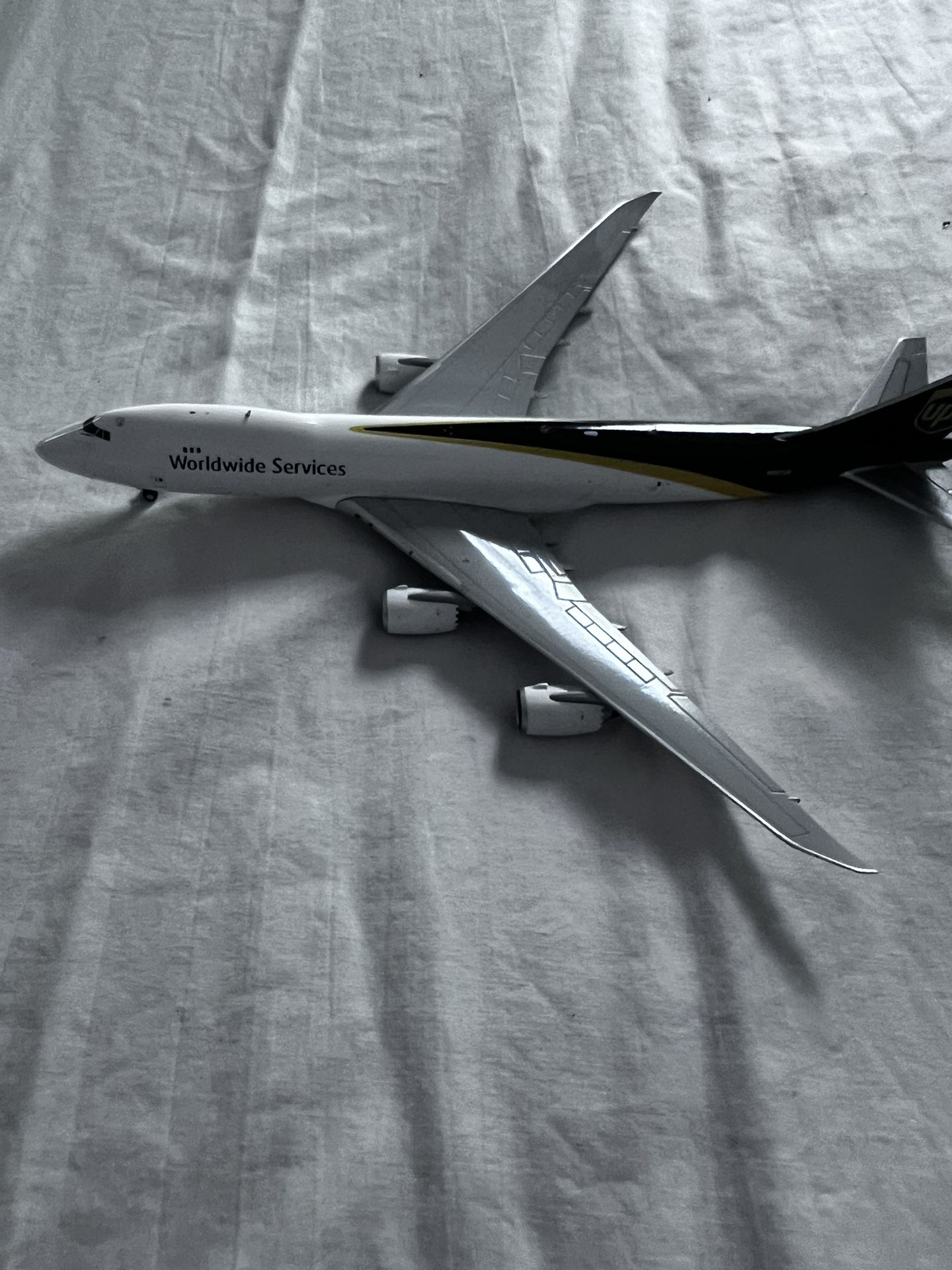 Gemini Jets 1:400 UPS Boeing 747-8F N607UP *BROKEN* (SEE PHOTO