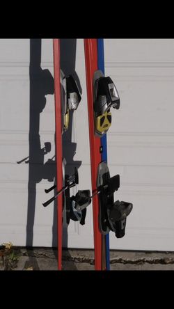 Salomon skis with 800 bindings