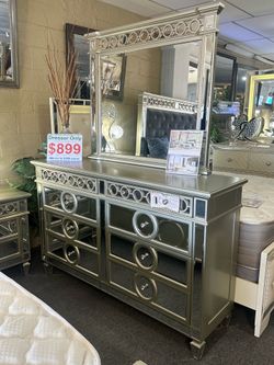 Brand new queen bedroom set
