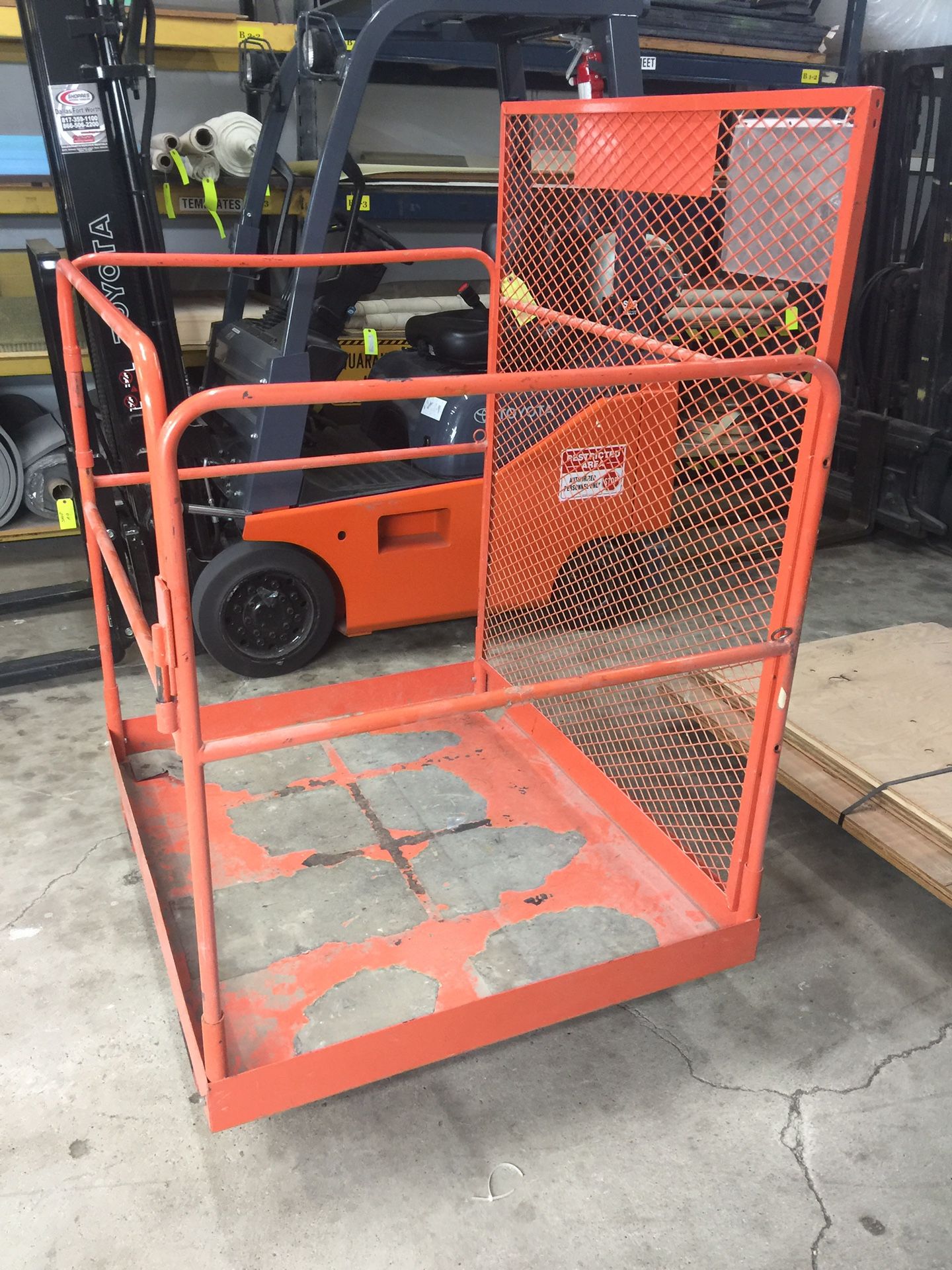 Forklift Deck Maintenance Platform