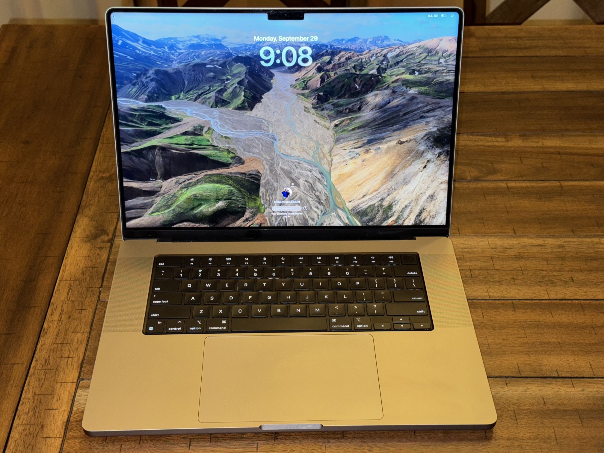 2023 MacBook Pro 16” M2 Pro 19 Core 1TB 32 GB Ram (Apple Care)