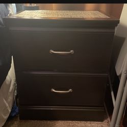 2 Nightstands 60$  All Together Expresso Brown  Wood  Great Deal 