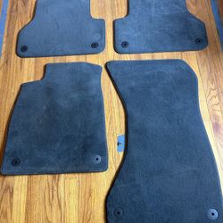 2018 Audi A4 floor mats front & back