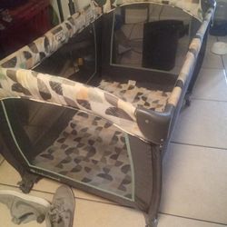 Baby Trend Play Pen