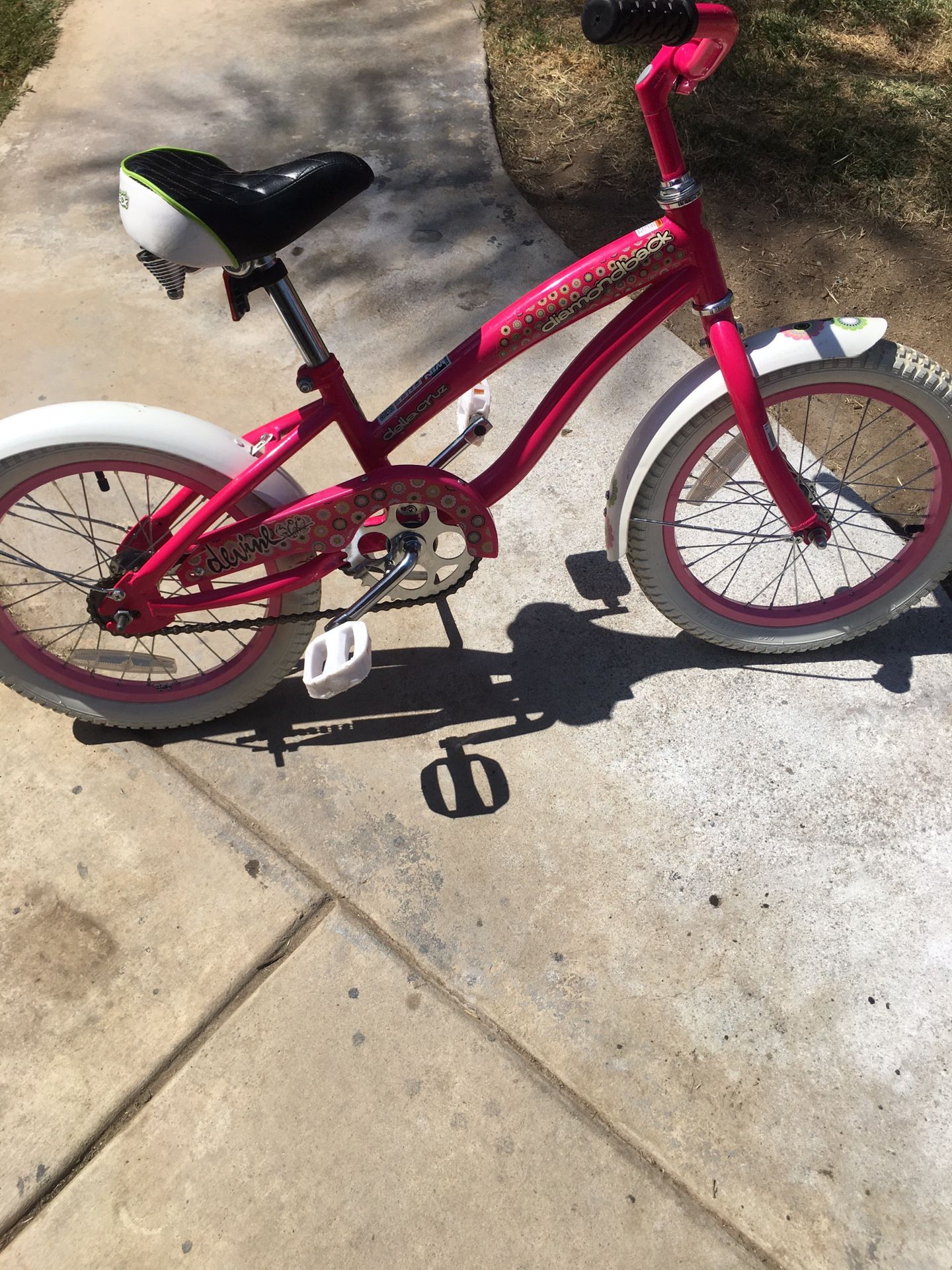 Bycecle Dimond Back Mini De La Cruz For  Sale 60:00 Dollars  Firm Price Good Condition  16  Inches  Tires Ready To Be Ridden 