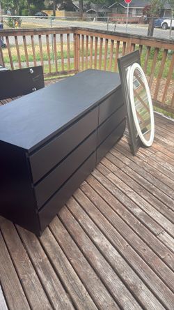 Free kullen IKEA Dresser and 2 mirrow