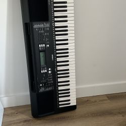 Yamaha Electronic Keyboard