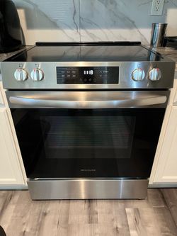Frigidaire Glass top stove