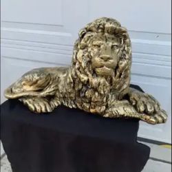 Laying Lion Garden Statue