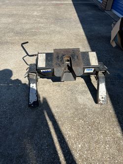 Reece 16K 5th Wheel Hitch - No Rails