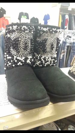 Chanel ugg boots size 6