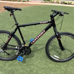 CANNONDALE F400 Mountain Bike