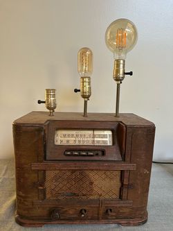 Silvertone 7134 Vintage Radio Lamp