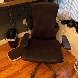 Herman Miller Logitech