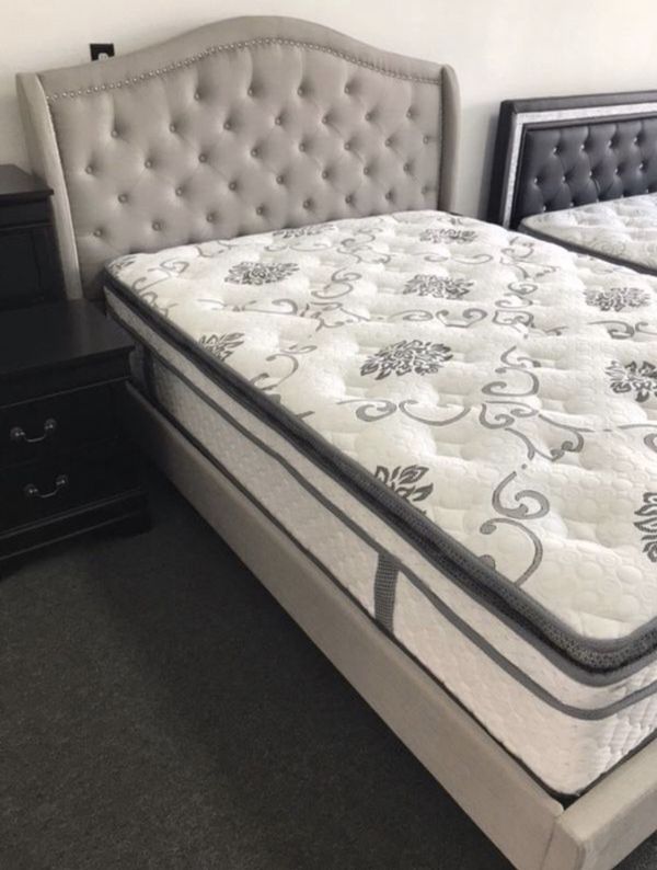 New Platform Bed Frame Queen King California Mattress New Platform Bed Frame Queen King California Mattress Set Sold Separately No Box Spring Required