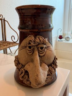 COLLECTIBLE LARGE CUP