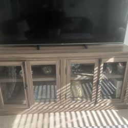 Must Go! TV CONSOLE STAND