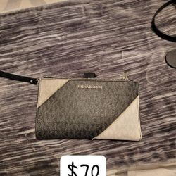 Michael KORS Wristlet Wallet