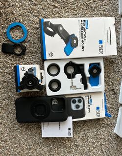 Quad Lock Handlebar Mount and iPhone 14 Pro And Vibration Dampener Combo