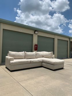 Sectional sofa couch