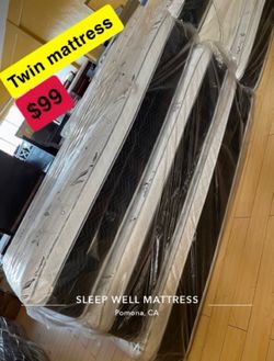 Twin size pillow top mattress