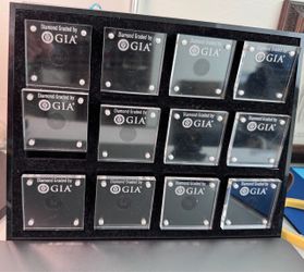 GIA DIAMOND DISPLAY TRAY.