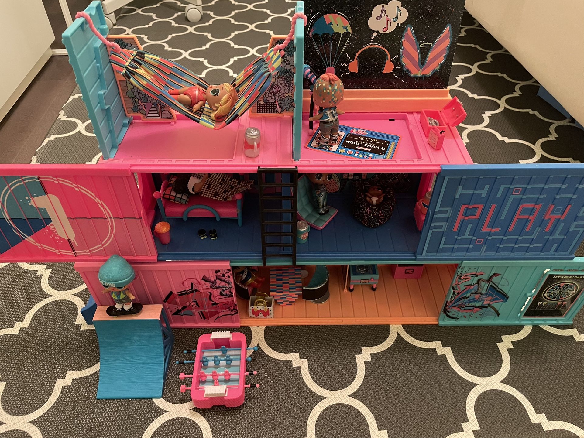 LOL House With 7 Dolls And Accessories