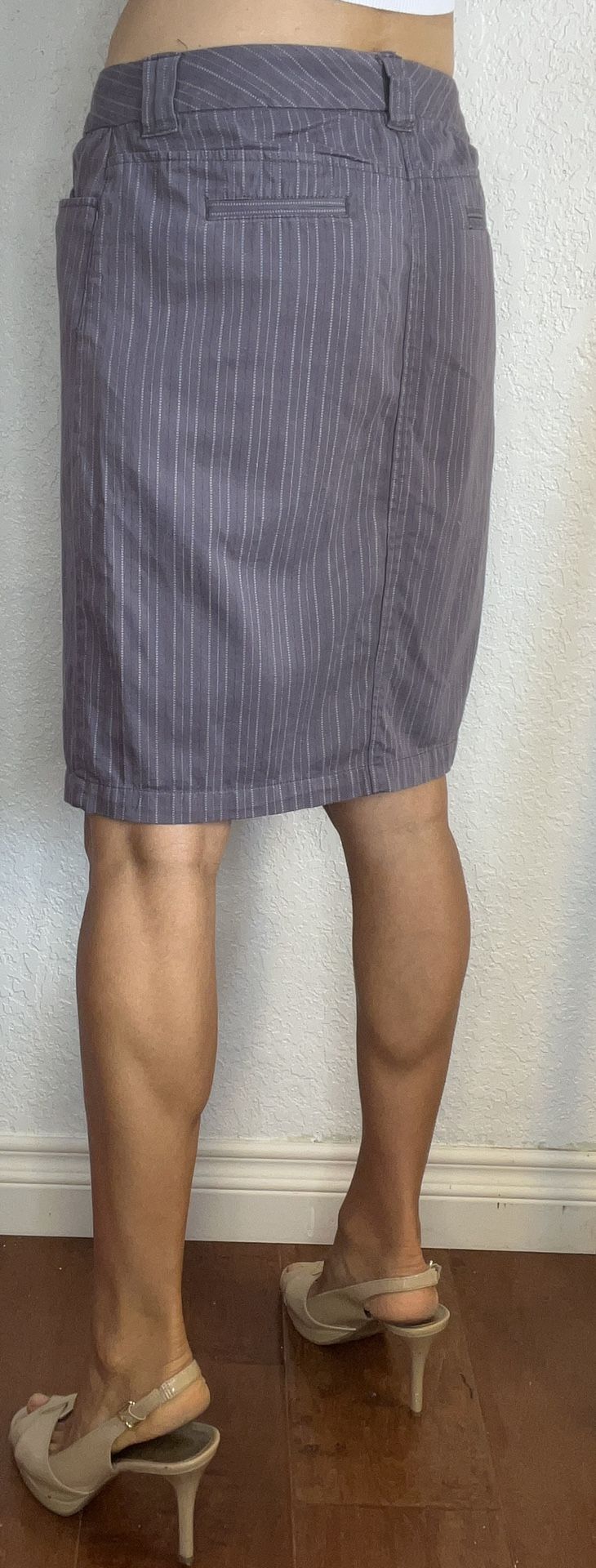 Xhilaration Grey and White Pinstriped Pencil Skirt w/ Front Slit (9)