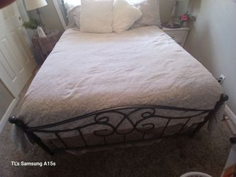 Serta Kerrington Queen w/ Metal Frame