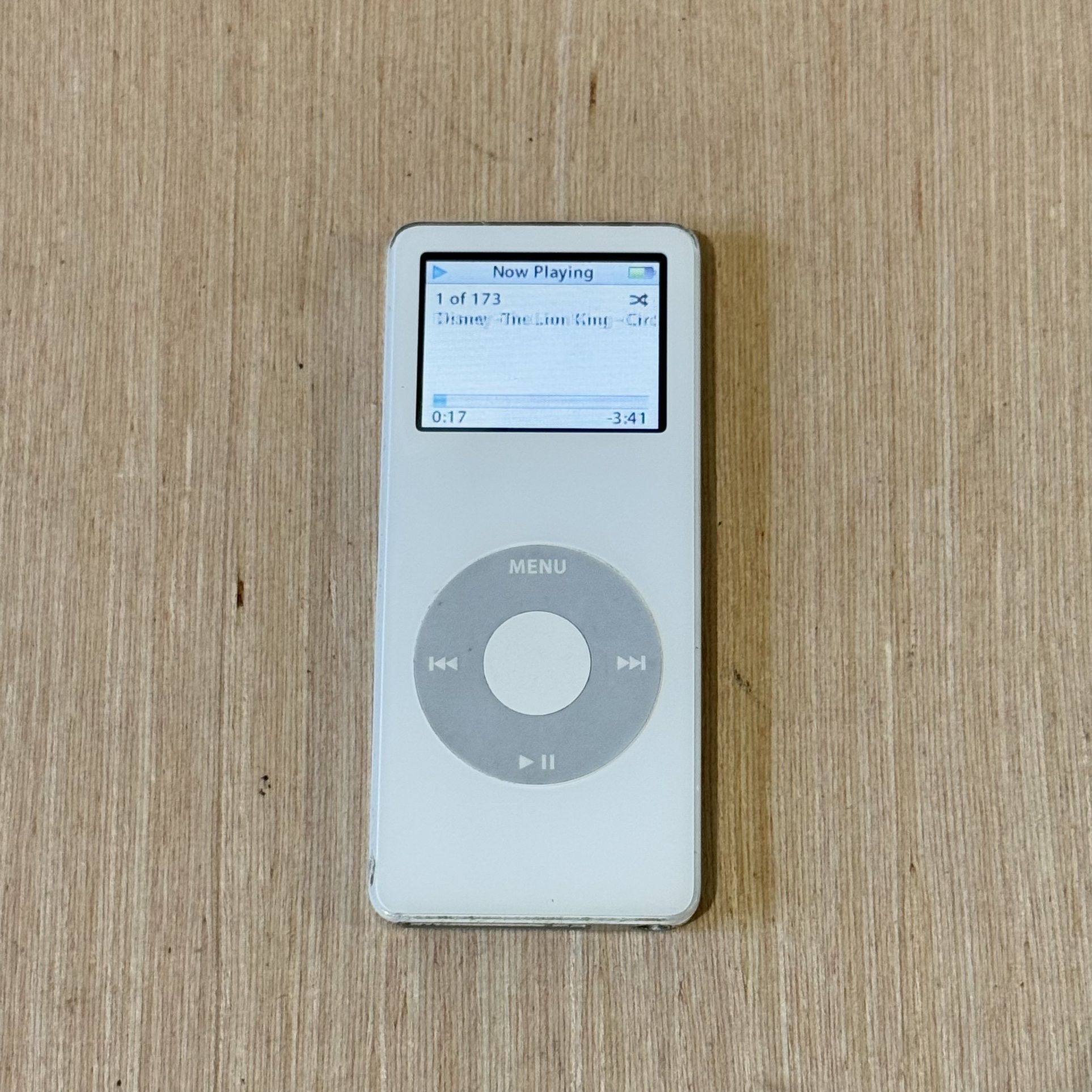 iPod Nano 1st Gen White 1GB Model A1137 Good Condition Working w 