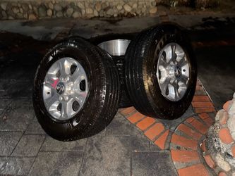 BRAND NEW OEM RAM 2500/3500 6 spoke 18” Wheels & Tires – 8 Lug – LT275/70R18