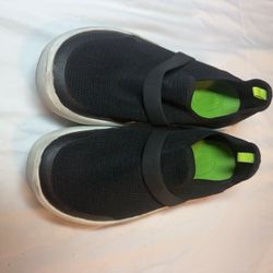 💲25 – OOFOS Women’s Recovery Slip-On Shoes (Size 7) – Corpus Christi, TX 👉 OBO – reasonable offers welcome!  ✨ OOFOS recovery slip-ons with soft foa