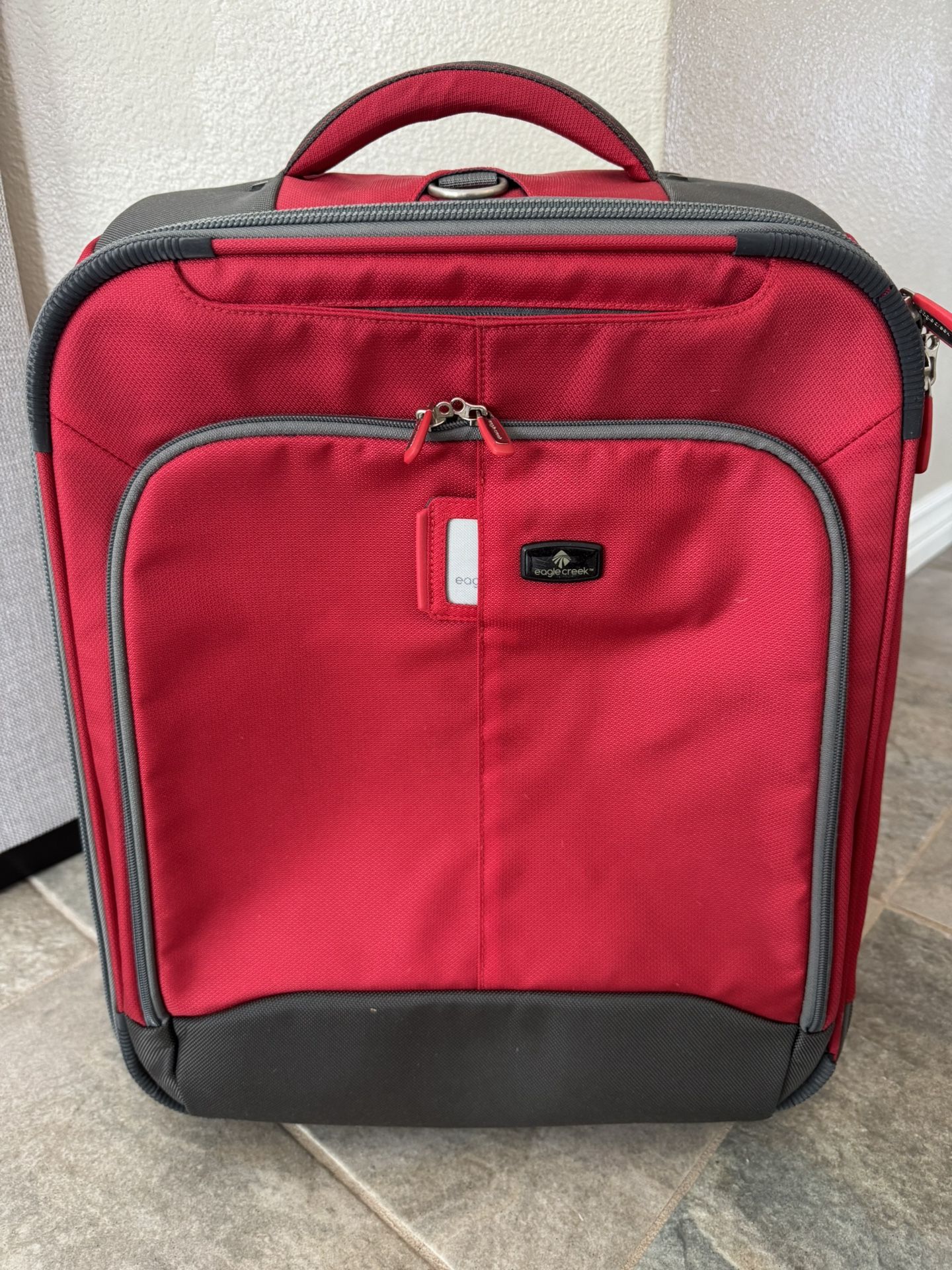 Eagle Creek Red Spinner Carry-On