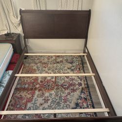 Queen Size Bed With Drawers