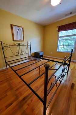 Metal Queen bedroom set