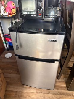 Mini fridge