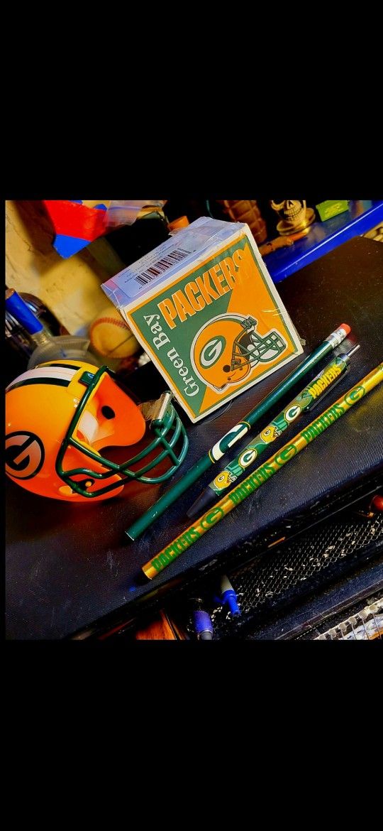 NFL, GREEN BAY PACKERS  STATIONARY, PENS/PENCILS,  TAD PAPER & HELMET TAPE HOLDER, FIRM.