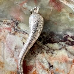 Sterling silver Italian conicello carved Horn  