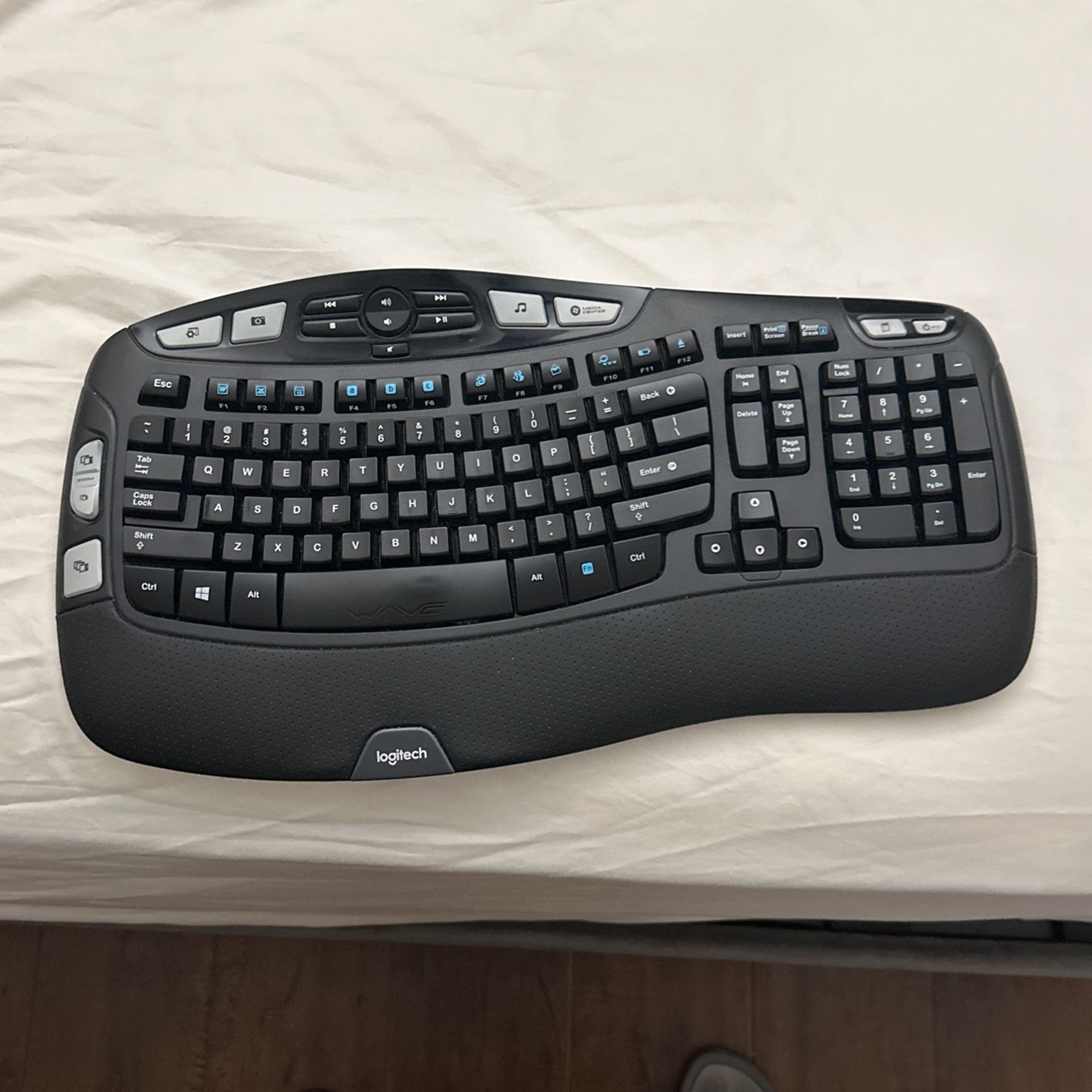 Logitech K350 Wave Keyboard