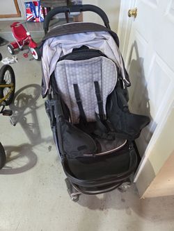 Graco Baby Stroller with Canopy and Harness