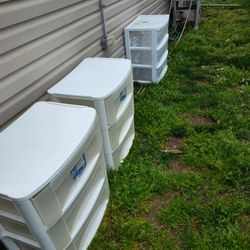 2 Of Them Sterilite Storage Containers With 3 Drawers No Wheels Like New  We Do Have 3 Of Them All Together  They Are $15 Dollars Each 