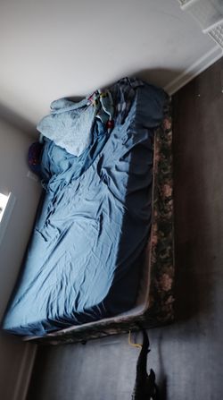 Full size mattress with box spring