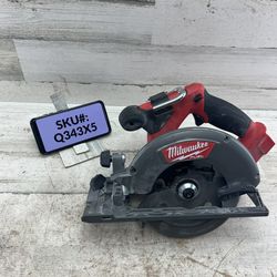USED NO BLADE Milwaukee M18 FUEL 18V 6-1/2 in. Circular Saw (Tool Only)
