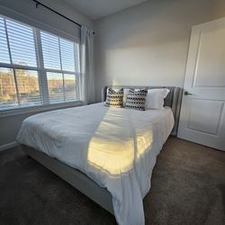 Gray Queen Size Upholstered Platform Bed